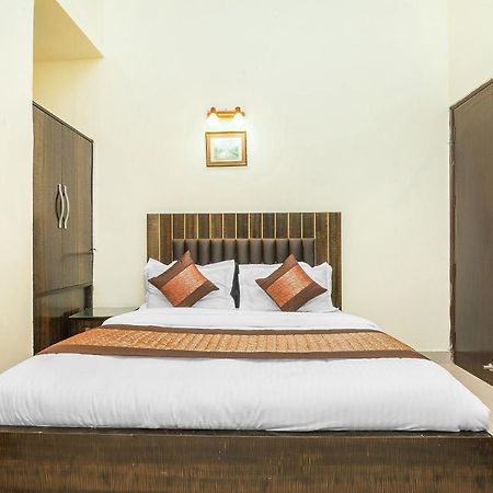 Oyo 14245 Amitabh Guest House New Delhi Extérieur photo