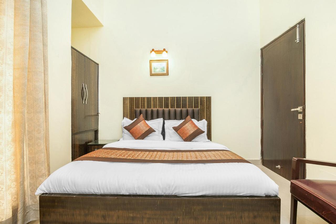 Oyo 14245 Amitabh Guest House New Delhi Extérieur photo