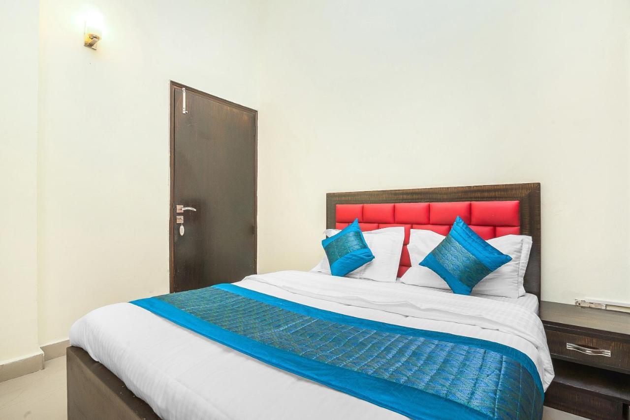 Oyo 14245 Amitabh Guest House New Delhi Extérieur photo