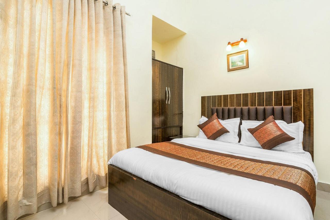 Oyo 14245 Amitabh Guest House New Delhi Extérieur photo